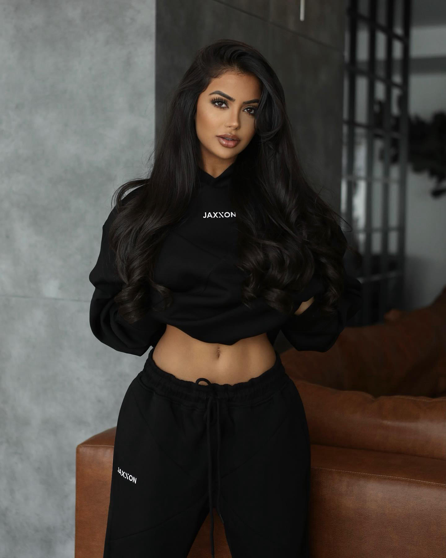 Living in comfy oversized sets all holiday long #jaxxon